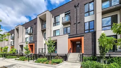 10 Marquette Avenue 8, Toronto, On M6a 1x9