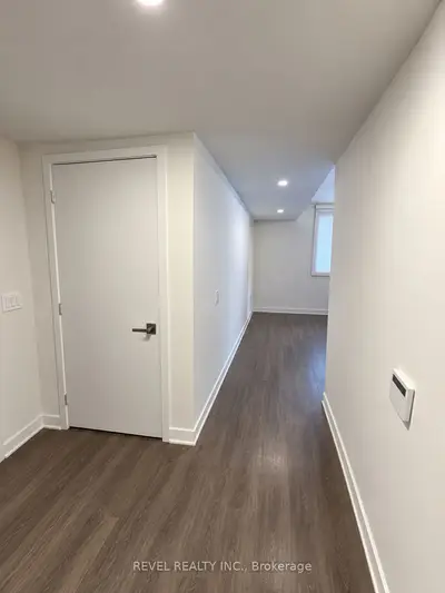 30 Tretti Way 633, Toronto, On M3h 0e3