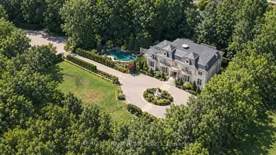 9 Legacy Court, Toronto, On M2l 2y7