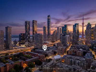 3 Market Street 422, Toronto, On M5e 0a3