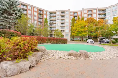 28 William Carson Crescent 815, Toronto, On M2p 2h1
