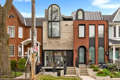 44 Foxley Street, Toronto, On M6j 1r1