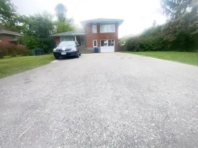 21 Revcoe Drive 2nd Floor Room, Toronto, On M2m 2b9