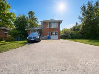 21 Revcoe Drive 2nd Floor Room, Toronto, On M2m 2b9