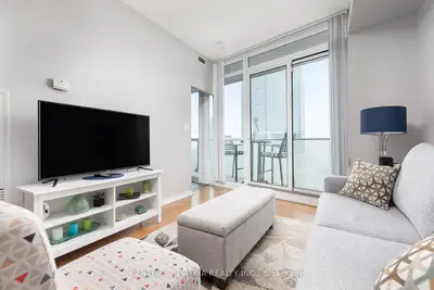 65 Bremner Boulevard 3809, Toronto, On M5j 0a7