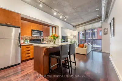 33 Mill Street 210, Toronto, On M5a 3r3