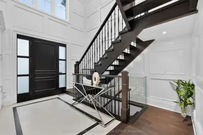 10 Bayberry Crescent, Toronto, On M2k 1t8