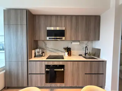 127 Broadway Avenue 3013, Toronto, On M4p 1v4