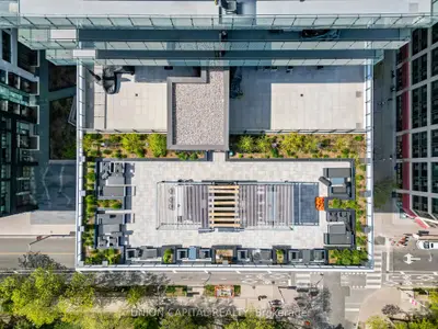 70 Princess Street 609, Toronto, On M5a 0x6