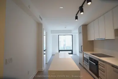 91 Montclair Avenue 502, Toronto, On M5p 0b1