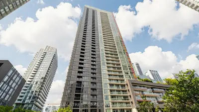 85 Queens Wharf Road 316, Toronto, On M5v 0j9