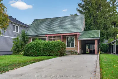 32 Broadleaf Road, Toronto, On M3b 1c2