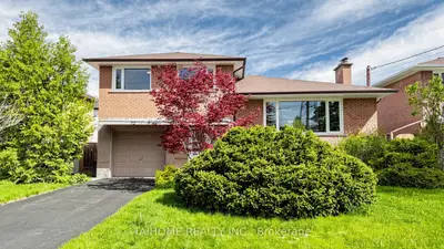 72 Bowerbank Drive, Toronto, On M2m 2a1