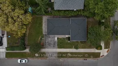 1 Lesgay Crescent, Toronto, On M2j 2h9