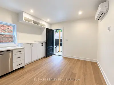 76 Burnaby Boulevard 4, Toronto, On M5n 1g4
