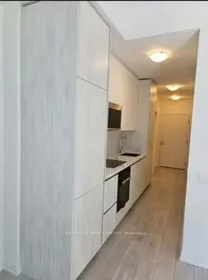 400 King Street W 812, Toronto, On M5v 0x8