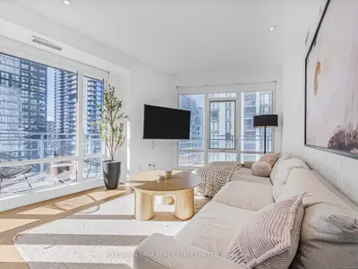 21 Widmer Street 1811, Toronto, On M5v 0b8