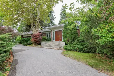 2 Colvestone Road, Toronto, On M2l 1x3