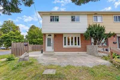 258 Hollyberry Trail, Toronto, On M2h 2p4