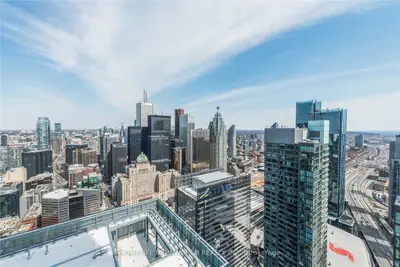 14 York Street 5709, Toronto, On M5j 0b1