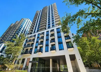 91 Montclair Avenue 733, Toronto, On M5p 0b1