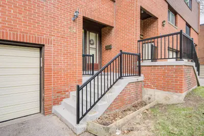 24 Song Meadoway, Toronto, On M2h 2t7