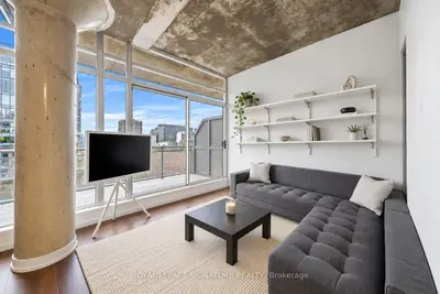 66 Portland Street 807, Toronto, On M5v 2m8