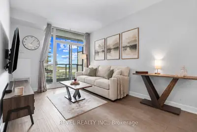 231 Fort York Boulevard 2001, Toronto, On M5v 1b2
