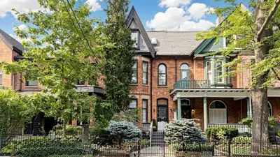 201 Seaton Street, Toronto, On M5a 2t5