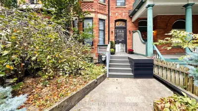 201 Seaton Street, Toronto, On M5a 2t5