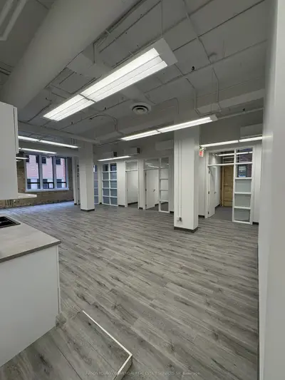 144 Front Street W 385, Toronto, On M5j 2l7