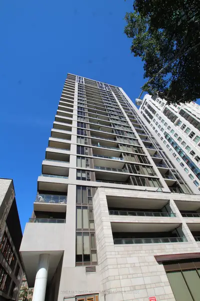 2 St Thomas Street 1206, Toronto, On M5s 2z1