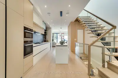 511 Woburn Avenue, Toronto, On M5m 1l8