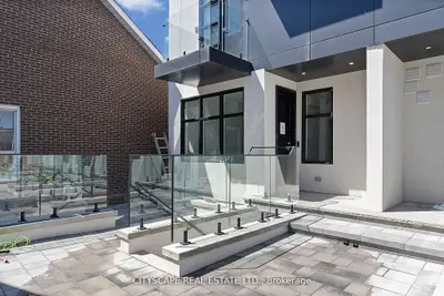 591 Oakwood Avenue 1 (bsmt), Toronto, On M6e 2x8