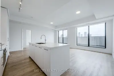 36 Brentcliffe Road 209, Toronto, On M4g 0e1