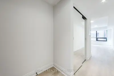 36 Brentcliffe Road 401, Toronto, On M4g 0e1