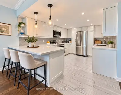 55 Carscadden Drive 301, Toronto, On M2r 2a6