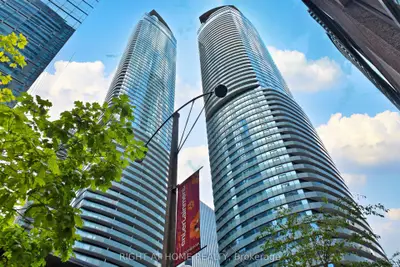 14 York Street 708, Toronto, On M5j 0b1