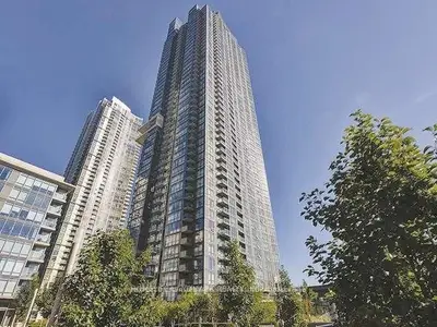 11 Brunel Court 5302, Toronto, On M5v 3y3