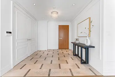 500 Sherbourne Street 2302, Toronto, On M4x 1l1