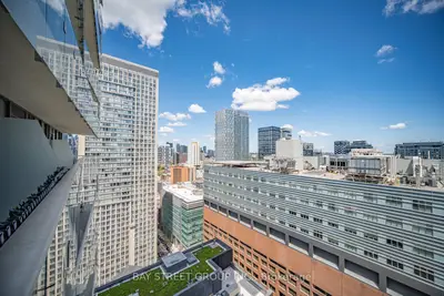 197 Yonge Street 2204, Toronto, On M5b 0c1