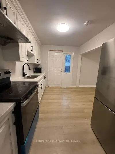 2 Yewfield Crescent, Toronto, On M3b 2y5
