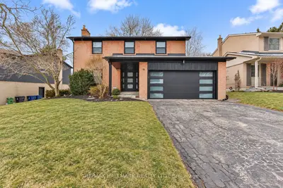 18 Aldenham Crescent Lower, Toronto, On M3a 1s2
