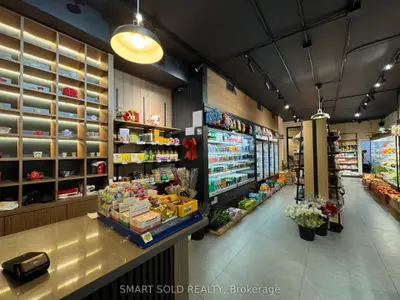 2001 Yonge Street, Toronto, On M4s 1z8