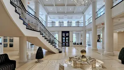 15 Greenview Avenue 2413, Toronto, On M2m 4m7