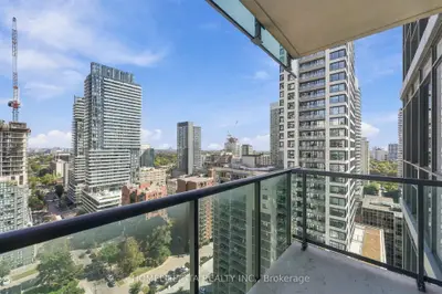 70 Roehampton Avenue 1914, Toronto, On M4p 1r2