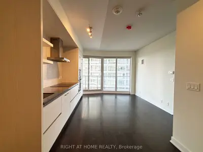 2221 Yonge Street 1205, Toronto, On M4s 2b4