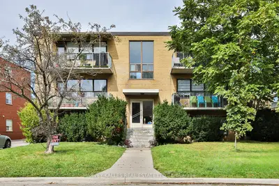 28 Fraserwood Avenue 2, Toronto, On M6b 2n5