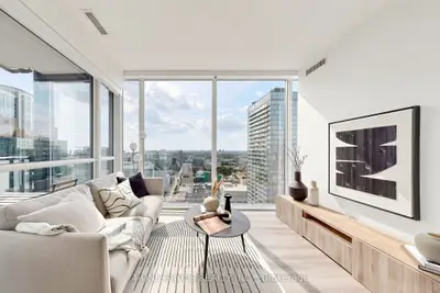 15 Grenville Street 3403, Toronto, On M4y 0b9