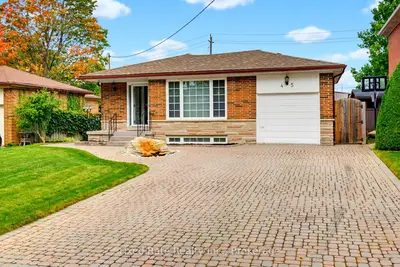 45 Waddington Crescent, Toronto, On M2j 2z9